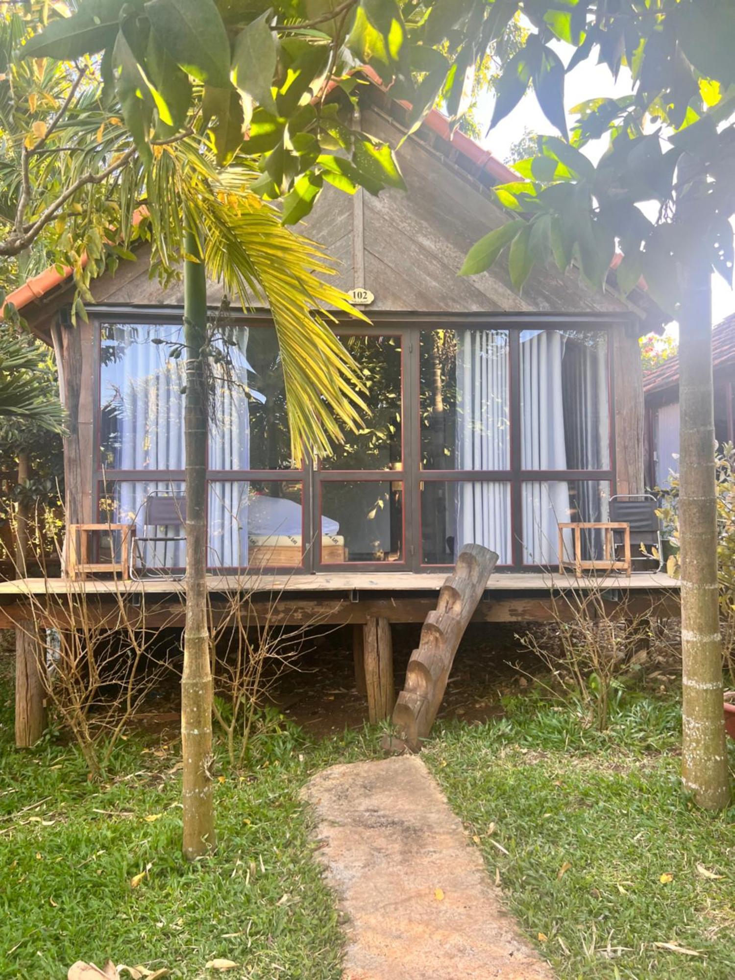 Komleo Farm Hotel Buon Ma Thuot Buitenkant foto