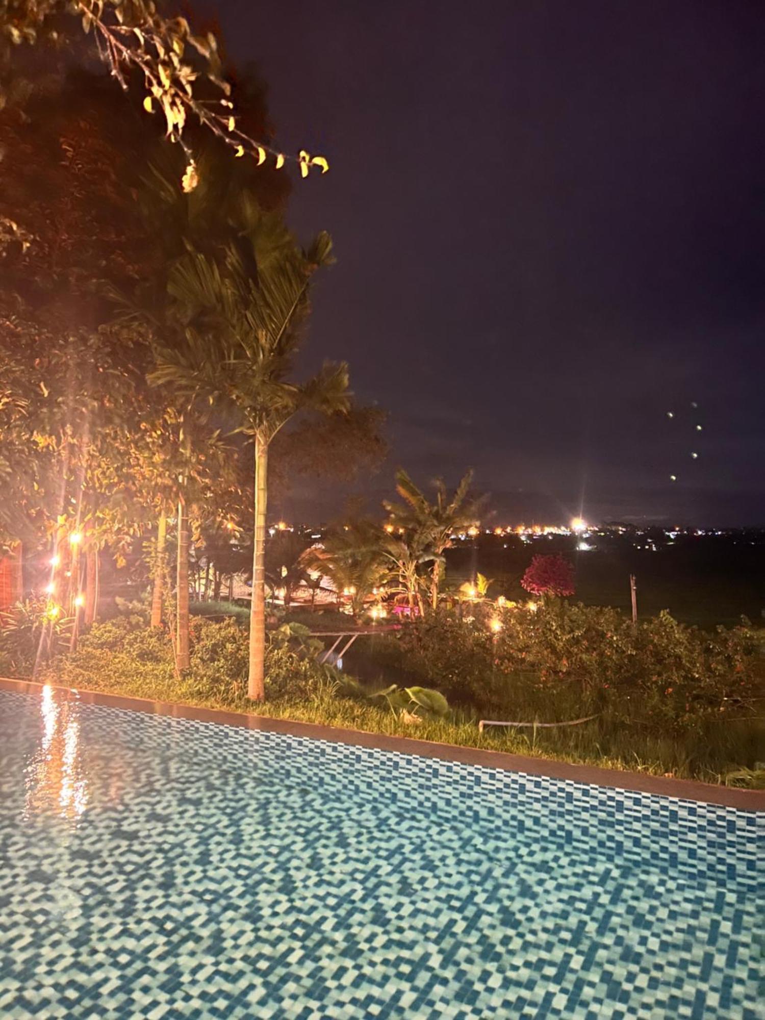 Komleo Farm Hotel Buon Ma Thuot Buitenkant foto