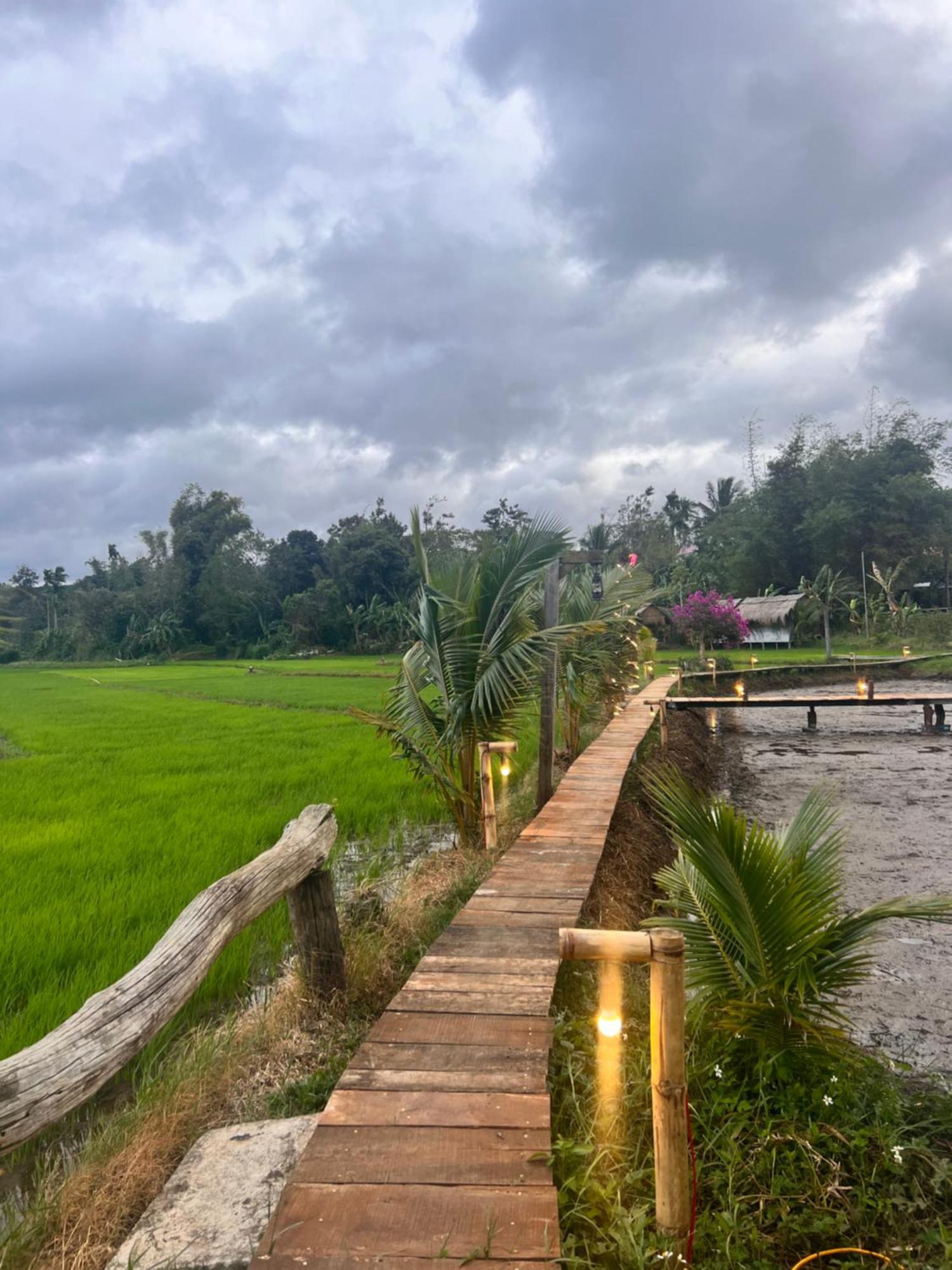 Komleo Farm Hotel Buon Ma Thuot Buitenkant foto